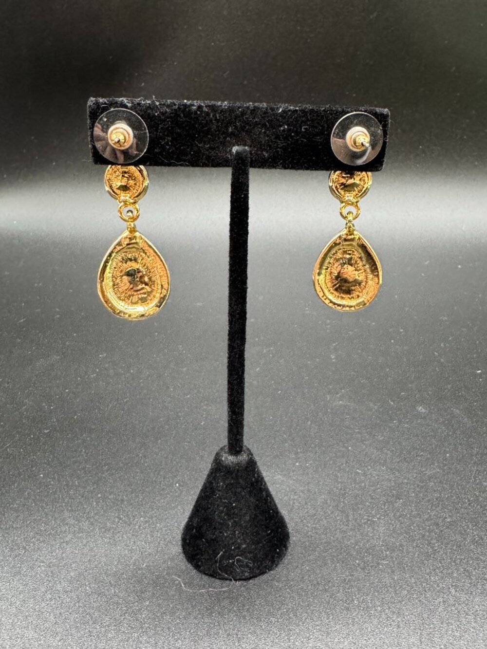 Vintage Gold Tone Pierced Earrings Dangling Black and White *read* - Picture 5 of 7